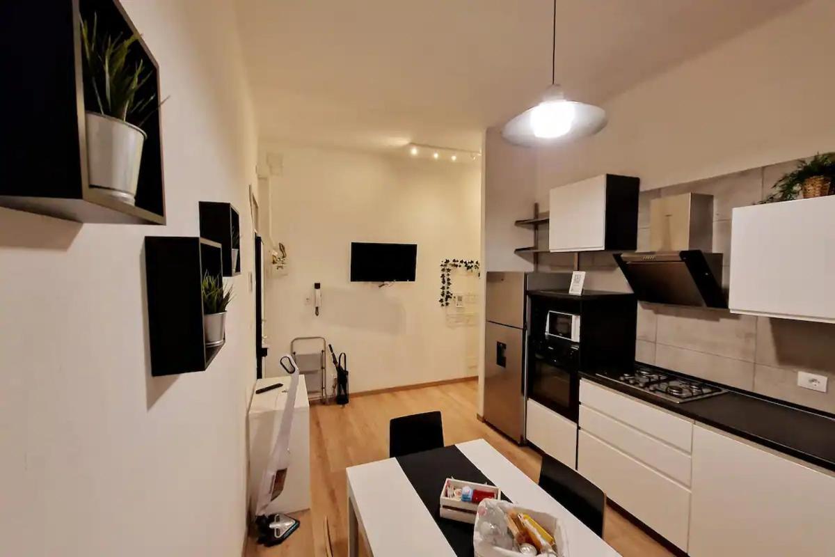 Fiera Station Apartment Bologna Esterno foto