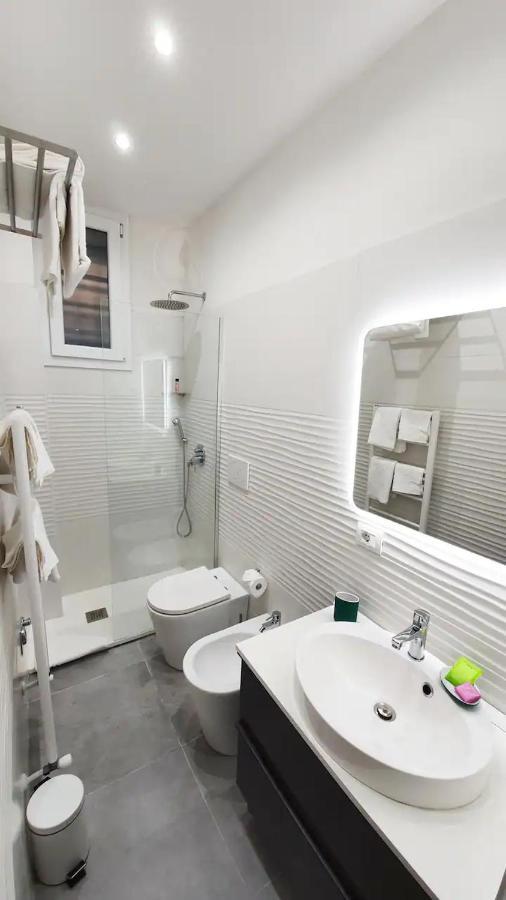 Fiera Station Apartment Bologna Esterno foto